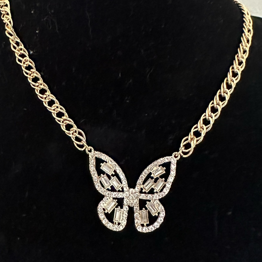 Elegant Gold Butterfly Necklace